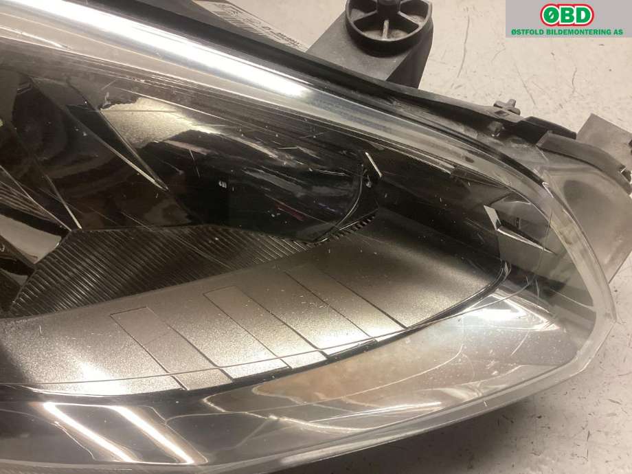 Frontlykt høyre halogen til Peugeot Partner 2015-2019 (Type II, Fase 2)  (PEUGEOT|6206 K6|)
