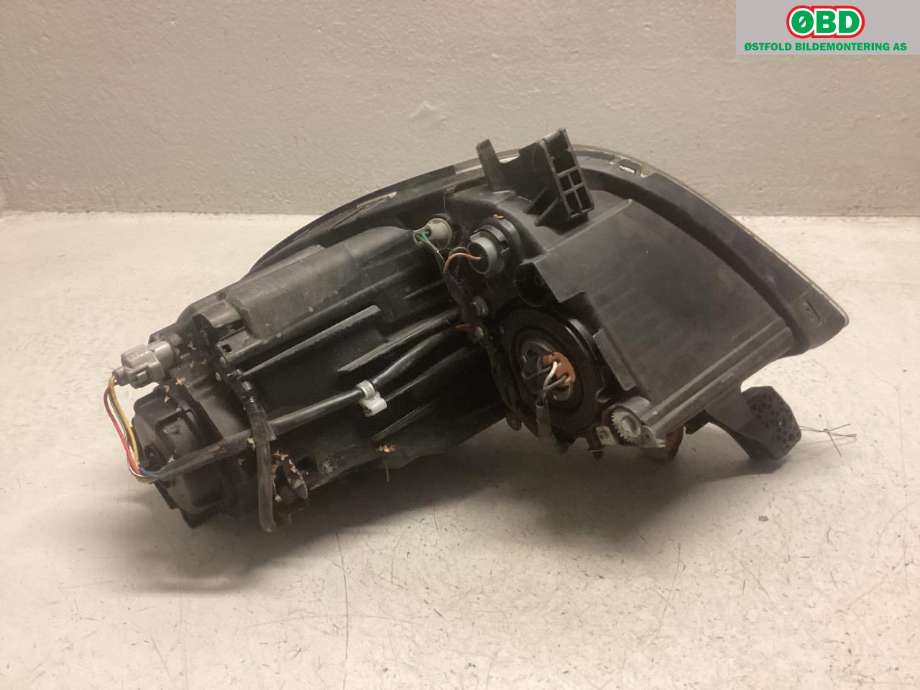 Frontlykt høyre halogen til Mitsubishi i-MiEV 2010-->>  (MITSUBISHI|)