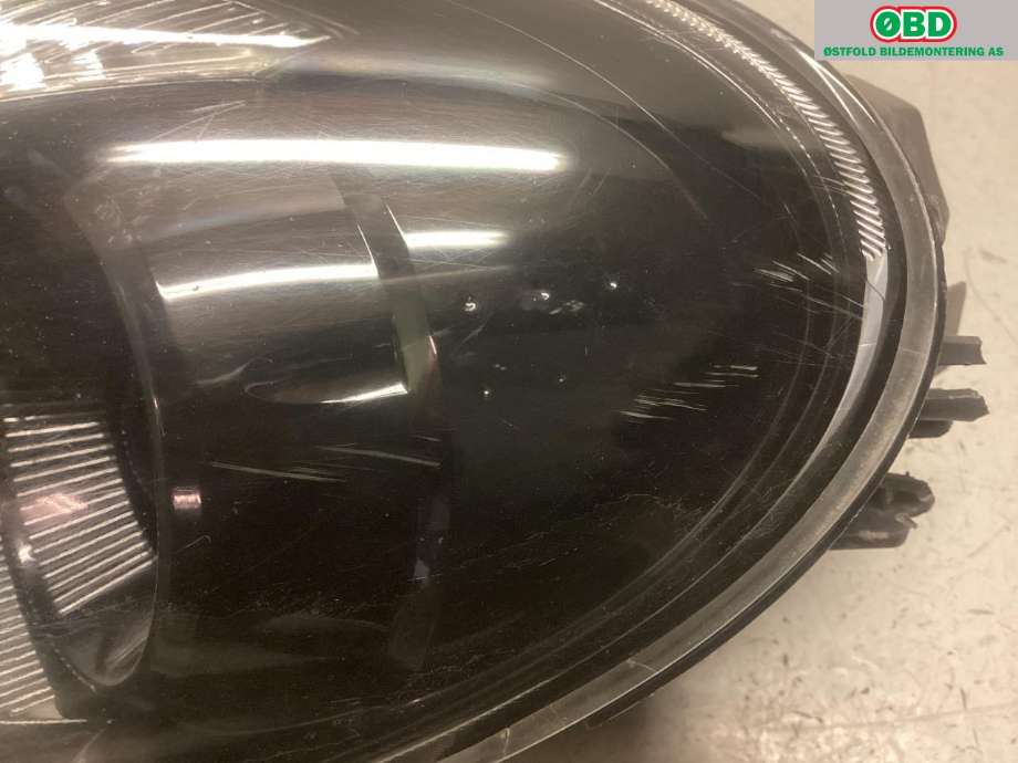 Frontlykt høyre halogen til Mitsubishi i-MiEV 2010-->>  (MITSUBISHI|)