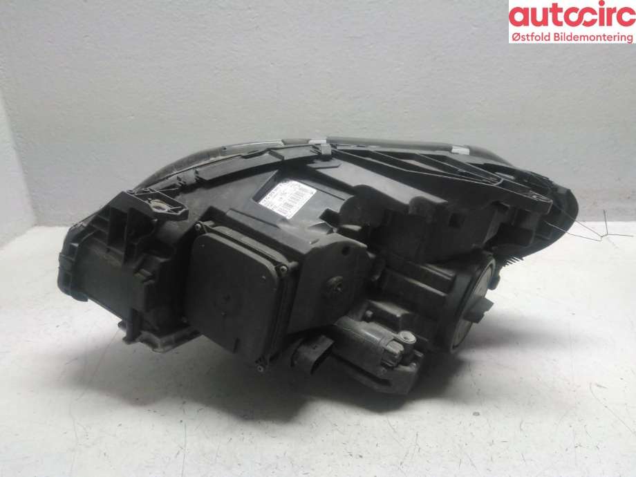 Frontlykt høyre halogen til Mercedes B-Klasse 2011-2018 (W246) (W246) (MERCEDES|A 246 820 02 39|)