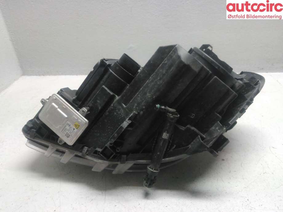 Frontlykt høyre halogen til Mercedes B-Klasse 2011-2018 (W246) (W246) (MERCEDES|A 246 820 02 39|)
