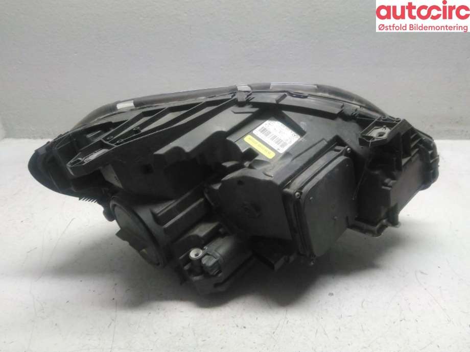 Frontlykt venstre halogen til Mercedes B-Klasse 2011-2018 (W246) (W246) (MERCEDES|A 246 820 01 39|)