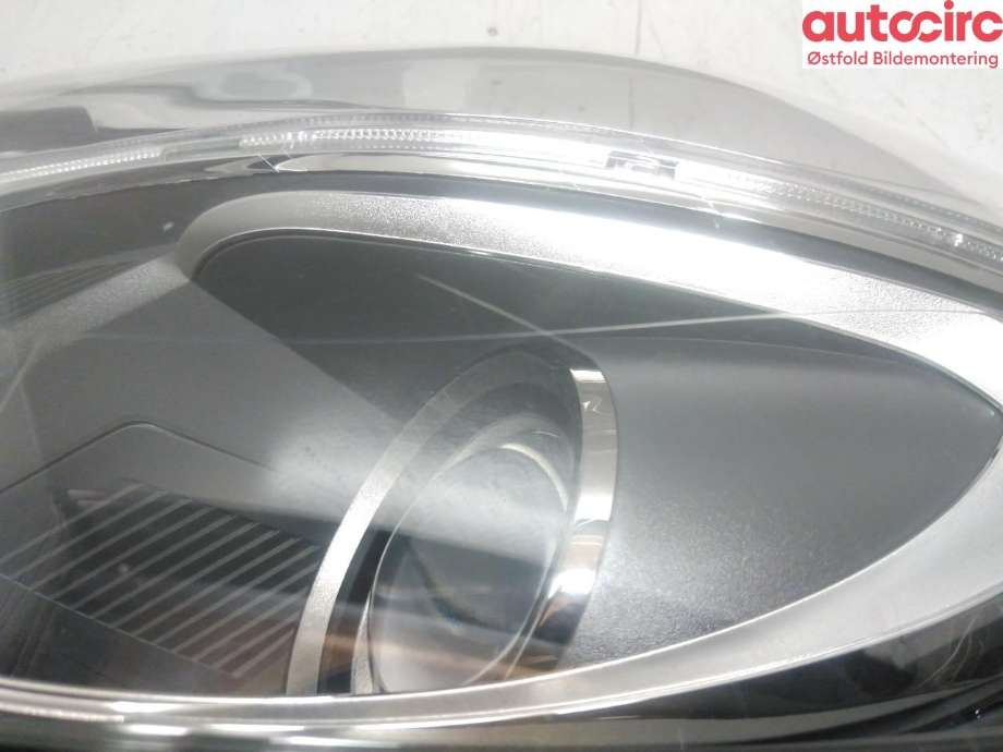 Frontlykt venstre halogen til Mercedes B-Klasse 2011-2018 (W246) (W246) (MERCEDES|A 246 820 01 39|)