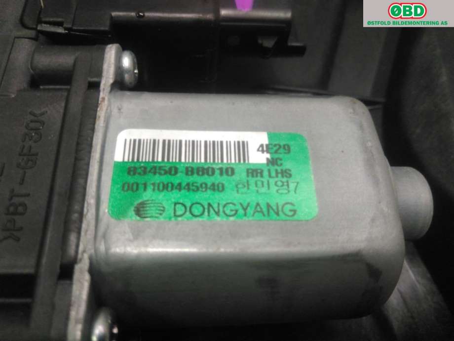 Ruteheis venstre bak til Hyundai Santa Fe 2012-2020 (Type III)  (HYUNDAI|824712W010|824502W020|)