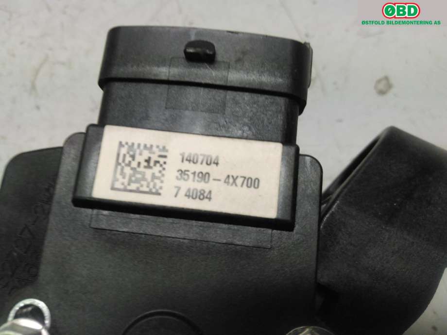 Pedal gass til Hyundai Santa Fe 2012-2020 (Type III)  (HYUNDAI|327002W110|)