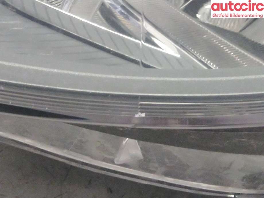 Frontlykt venstre halogen til Mercedes B-Klasse 2011-2018 (W246) (W246) (MERCEDES|A 246 820 01 61|)