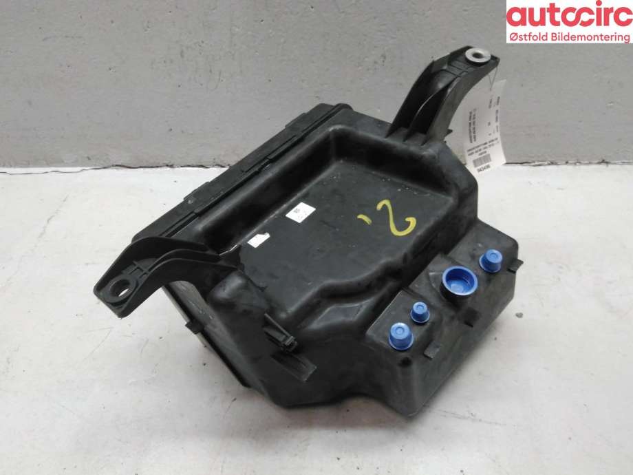 AdBlue tank til Audi A8 2010-2013 (Type III, Fase 1) (AUDI|4H0 131 877 L|4H0 131 877 Q|)