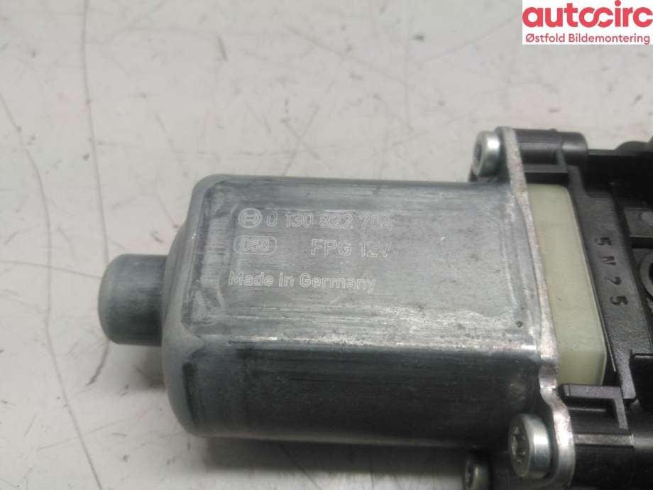 Ruteheis venstre foran til Audi Q7 2015-->> (Type II)  (AUDI|8W0 959 802|4M0 837 461 A|)