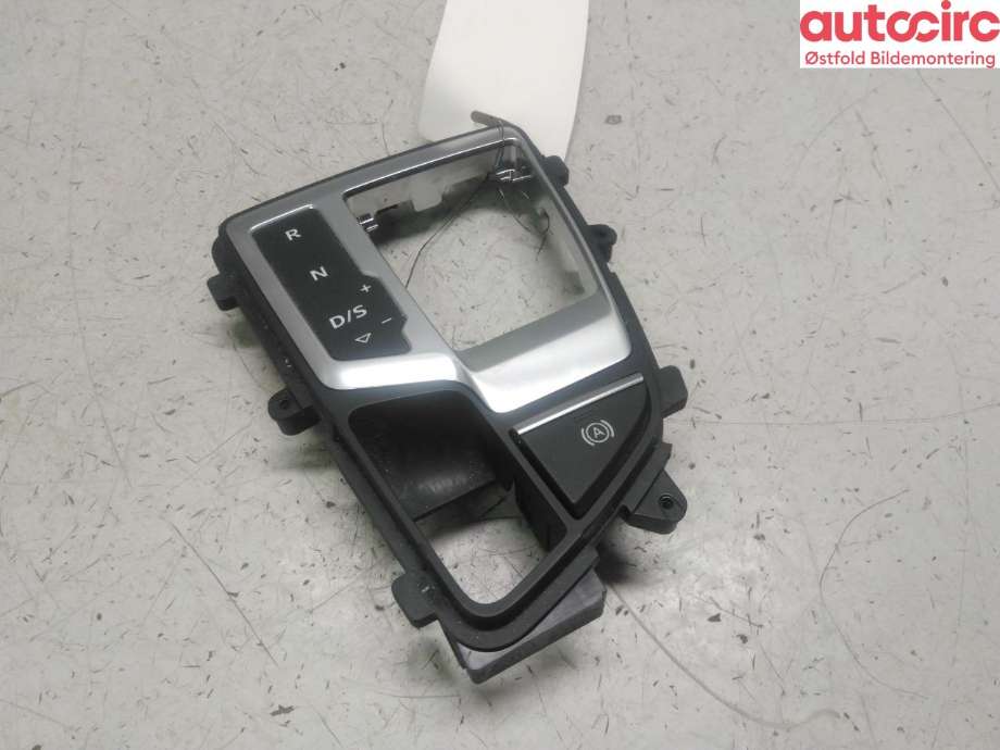 Innredning pakke til Audi Q7 2015-->> (Type II) (AUDI|4M1 713 111 F|)