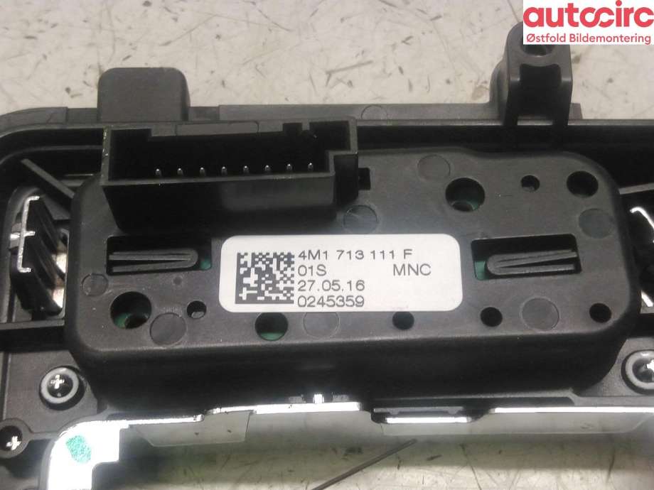 Innredning pakke til Audi Q7 2015-->> (Type II) (AUDI|4M1 713 111 F|)