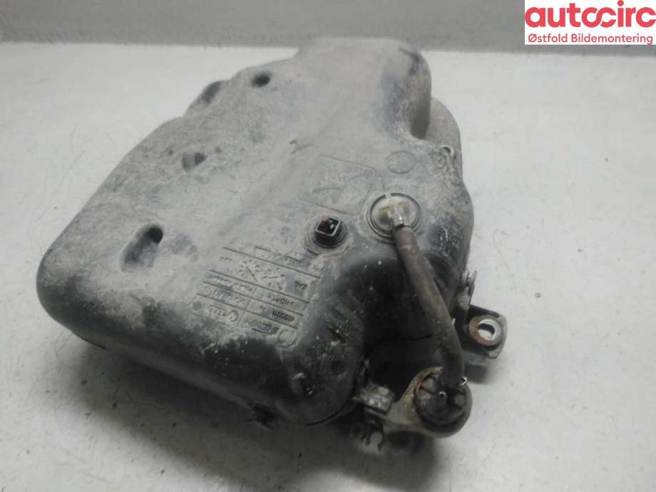 AdBlue tank til Audi A4 2007-2014 (Type IV) (B8) (B8) (AUDI|8K0 131 878 D|)