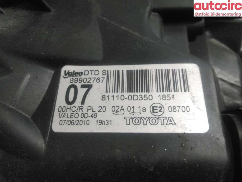 Frontlykt høyre halogen til Toyota Yaris 2009-2011 (Type II, Fase 2)  (TOYOTA|811300D350|)