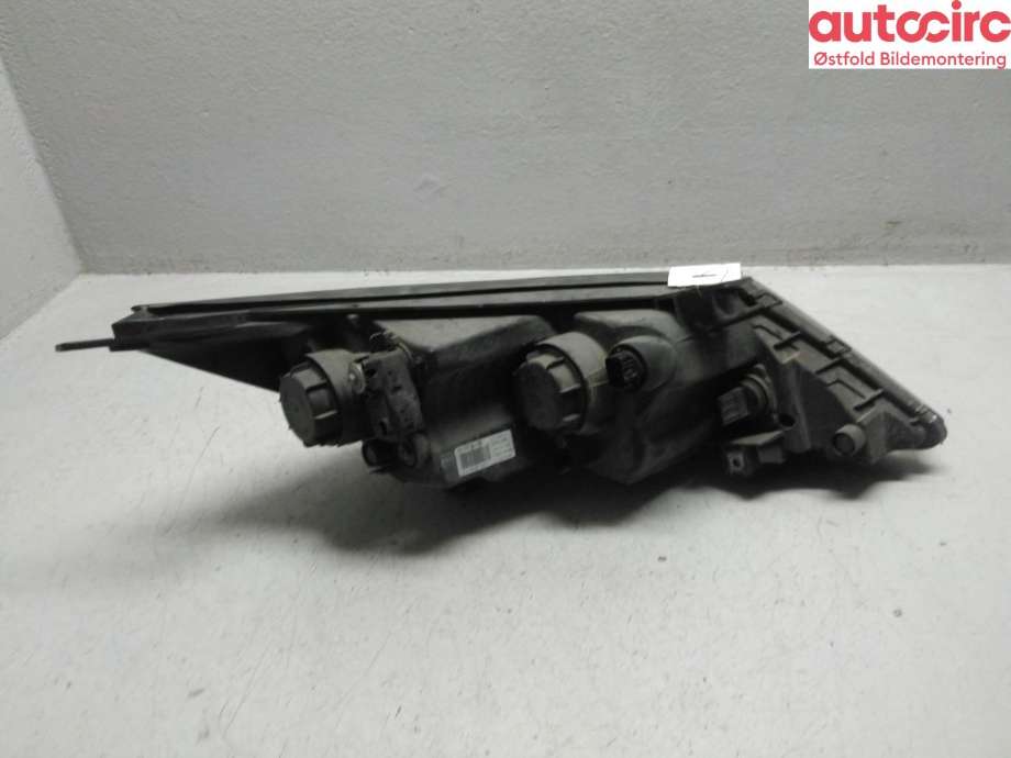 Frontlykt venstre halogen til Kia Sportage 2010-2016 (Type III) (KIA|921013U250|)