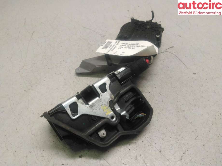 Låsekasse høyre foran til BMW 5-Serie 2003-2010 (E60/E61) (E60/E61) (BMW|)