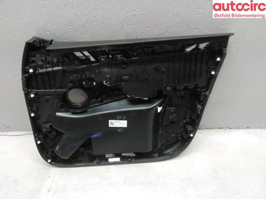 Dørtrekk venstre til BMW X7 2018-->> (G07) (G07) (BMW X7 XDRIVE40D|51 41 7 997 427|)