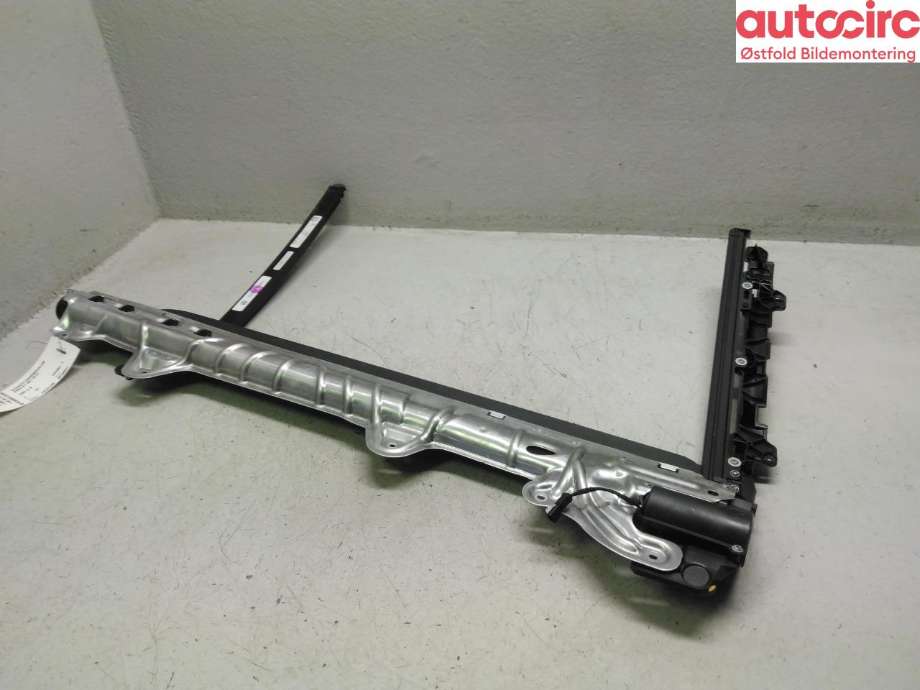 Diverse deler til BMW X7 2018-->> (G07) (G07) (BMW X7 XDRIVE40D|51 35 7 460 478|)