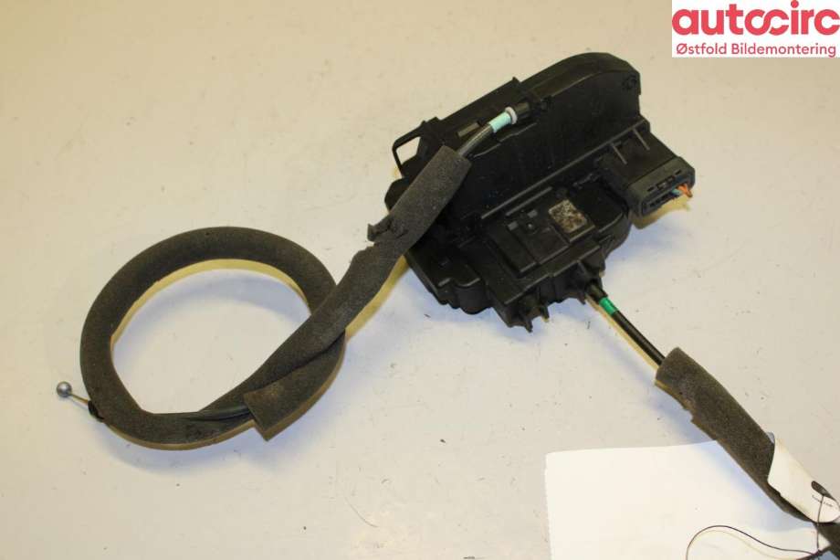 Låsekasse venstre bak til Nissan Qashqai 2010-2014 (Type I, Fase 2) (NISSAN|82501JD90B|)