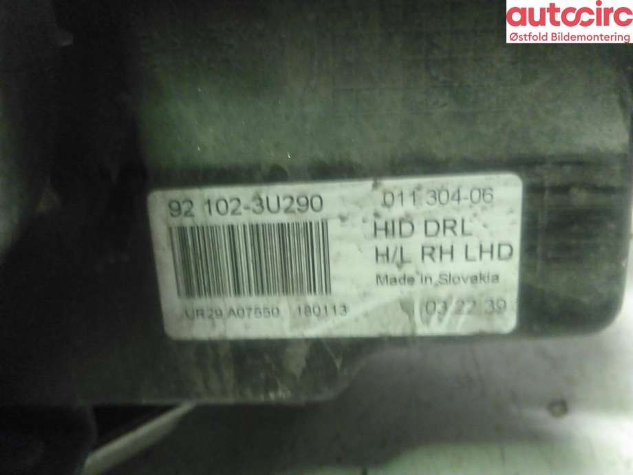 Frontlykt høyre halogen til Kia Sportage 2010-2016 (Type III)  (KIA|921023U290|)