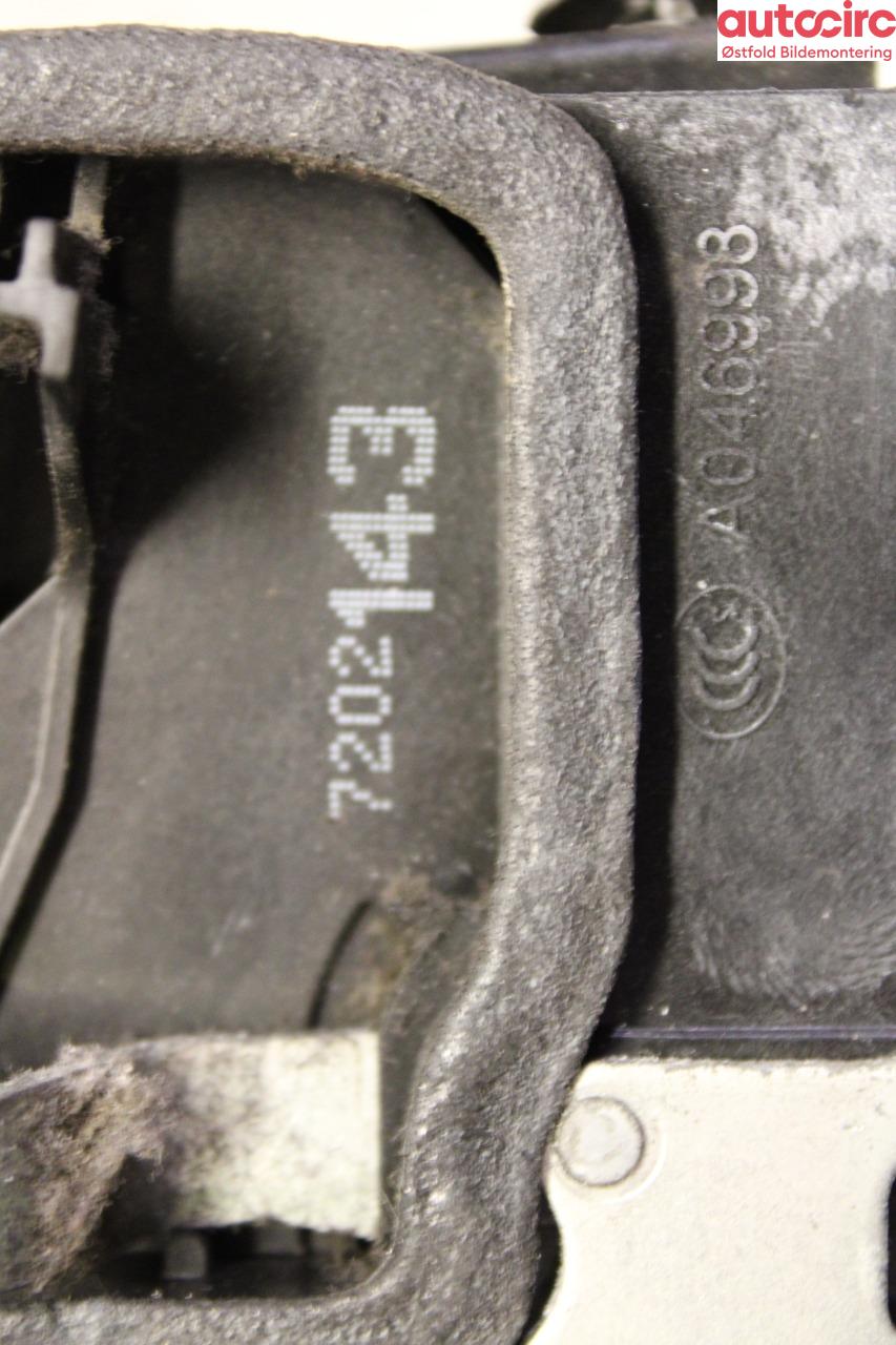 Låsekasse venstre foran til BMW X5 2007-2013 (E70) (E70) (BMW|51 21 7 202 143|)