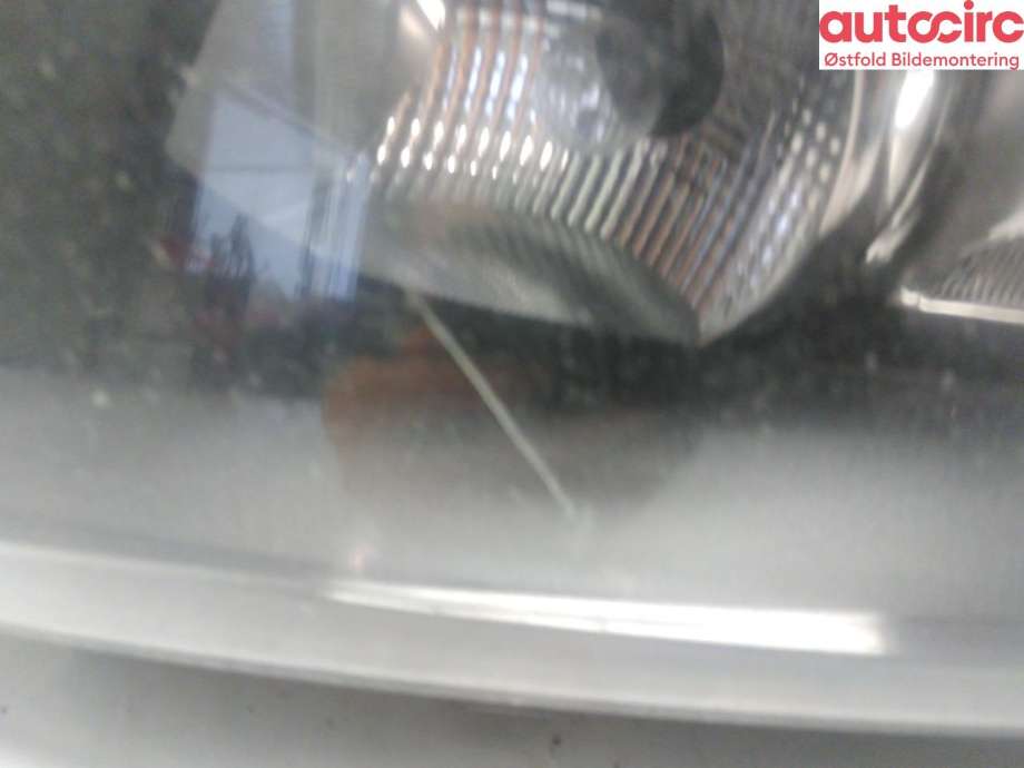 Frontlykt venstre halogen til VW Caddy 2010-2015 (Type III, Fase 2)  (VOLKSWAGEN|2K5 941 005 A|)