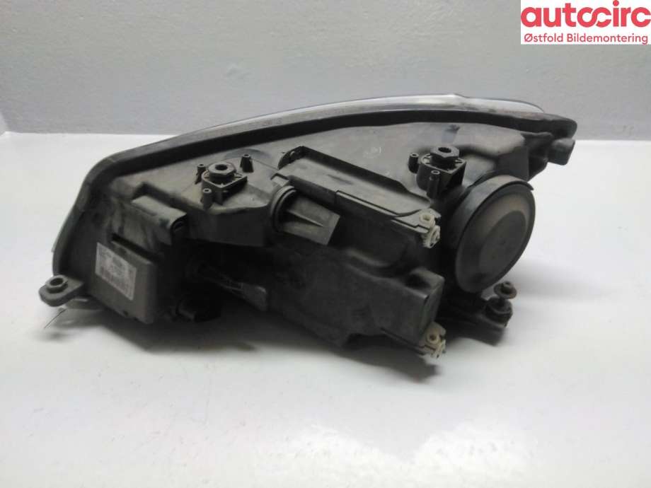 Frontlykt høyre halogen til VW Caddy 2010-2015 (Type III, Fase 2)  (VOLKSWAGEN|2K5 941 006 A|)