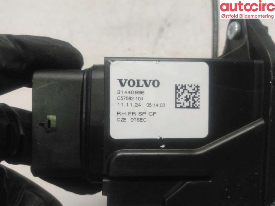 Låsekasse høyre foran til Volvo XC40 2018-2024  (VOLVO|31440998|)