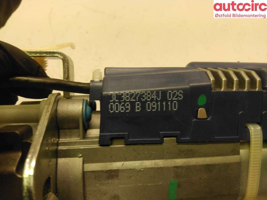 Baklukeåpner motor til VW Passat 2011-2015 (B7) (B7) (VOLKSWAGEN|3AF 827 384 A|)