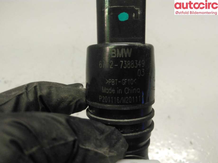 Spylerpumpe foran til BMW 3-Serie 2018-->> (G20) (G20) (BMW|67 12 7 388 349|)