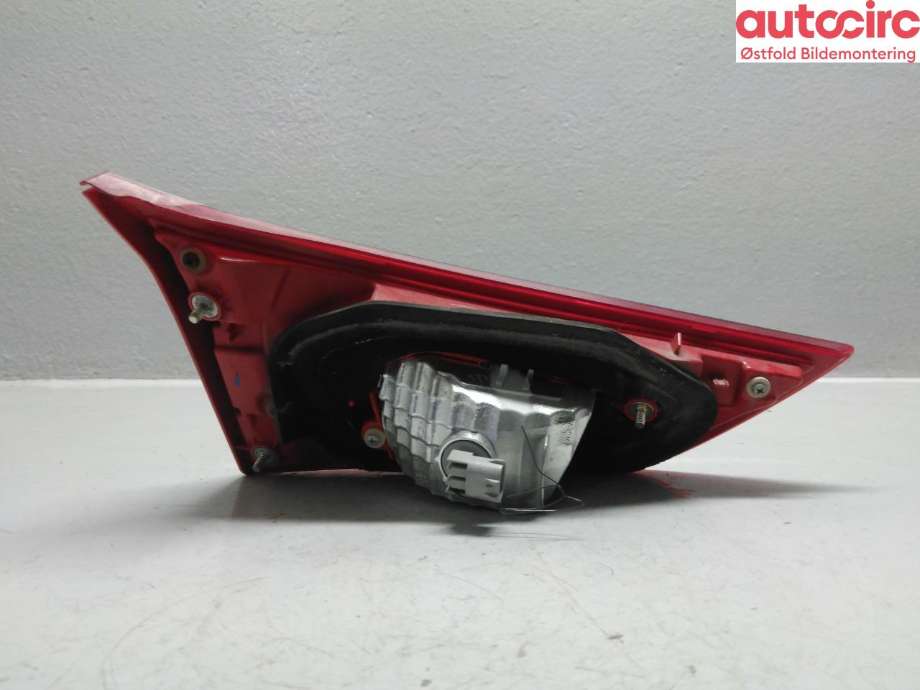 Baklykt høyre indre til Toyota Auris 2013-2015 (Type II, Fase 1)  (TOYOTA|8158102500|)