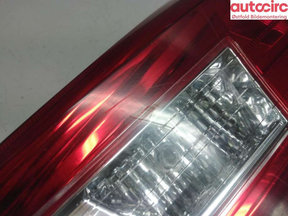 Baklykt høyre indre til Toyota Auris 2013-2015 (Type II, Fase 1)  (TOYOTA|8158102500|)