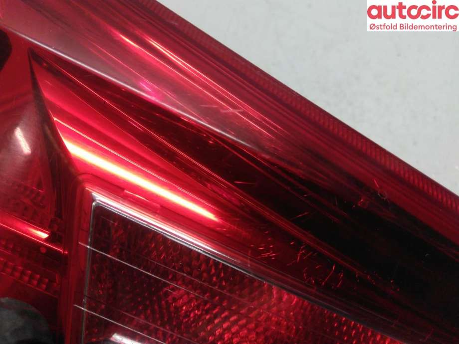 Baklykt venstre indre til Toyota Auris 2013-2015 (Type II, Fase 1)  (TOYOTA|8159102490|)
