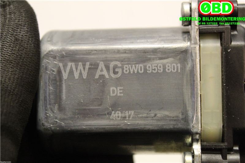 Ruteheis venstre foran til Audi A4 2015-2019 (Type V, Fase 1) (B9) (B9) (AUDI A4 AVANT|8W0959801|)