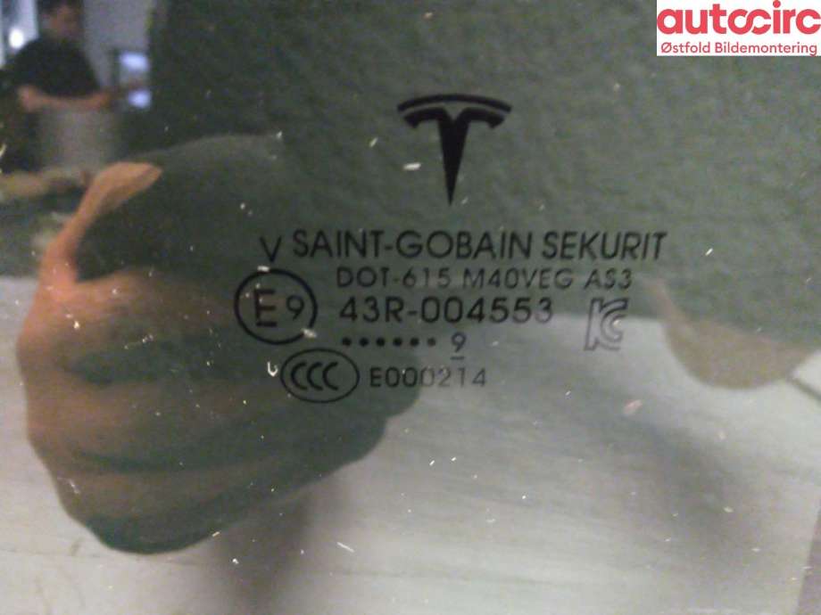 Siderute høyre bak til Tesla Model X 2016-->> (TESLA|)