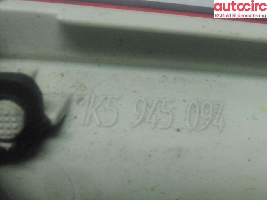 Baklykt høyre indre til VW Jetta 2005-2010  (VOLKSWAGEN|1K5 945 094 G|)