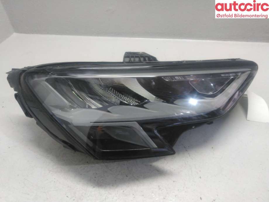 Frontlykt høyre halogen til Audi A3 2020-->> (Type IV) (AUDI|8Y0 941 012|)