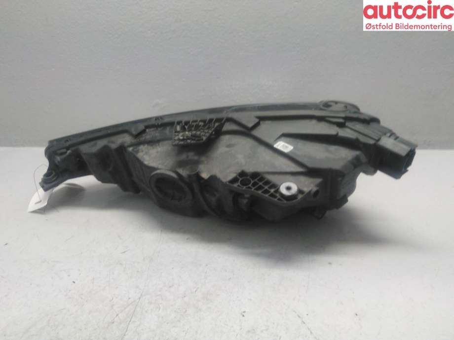 Frontlykt høyre halogen til Audi A3 2020-->> (Type IV) (AUDI|8Y0 941 012|)