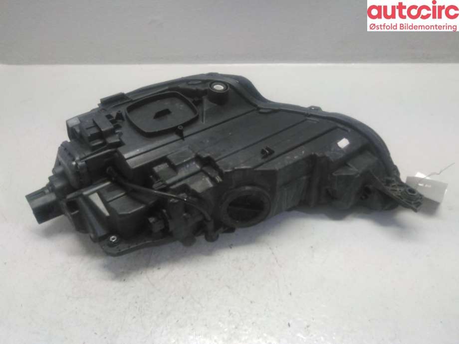 Frontlykt høyre halogen til Audi A3 2020-->> (Type IV) (AUDI|8Y0 941 012|)