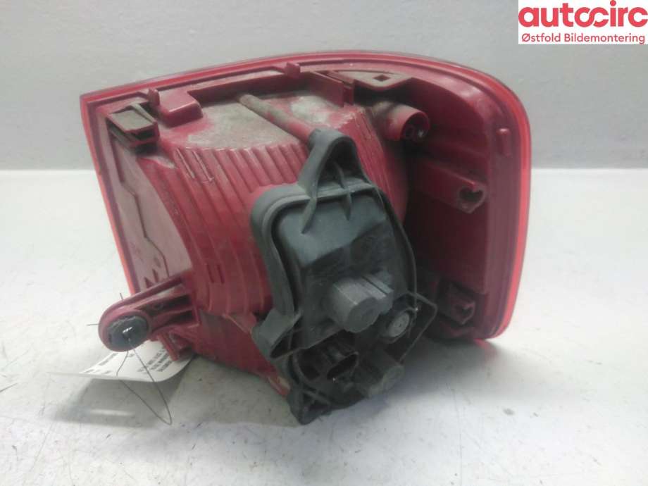 Baklykt venstre til VW Touran 2010-2015 (Type I, Fase 3)  (VOLKSWAGEN|1T0 945 095 R|)