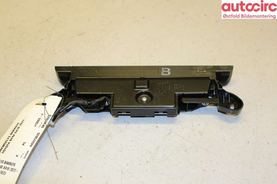 Baklykt bremselys bakrute til Toyota bZ4X 2022-->> (TOYOTA|8157042080|)