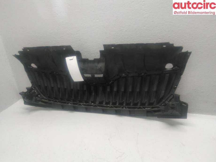 Grill til Škoda Fabia 2014-2021 (Type III)  (SKODA|6V0 853 653|)