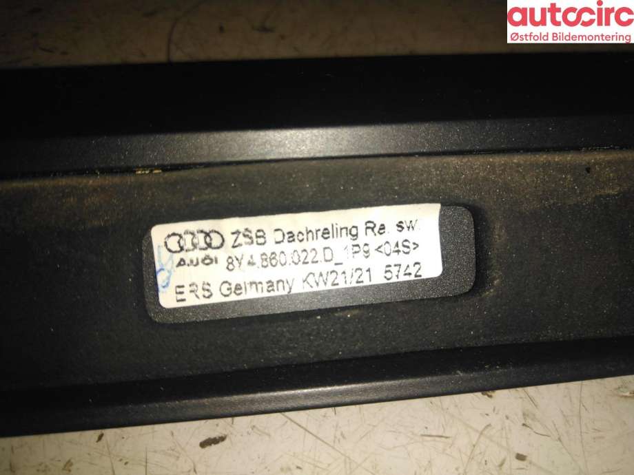 Takrails til Audi A3 2020-->> (Type IV)  (AUDI|8Y4 860 022 D|)
