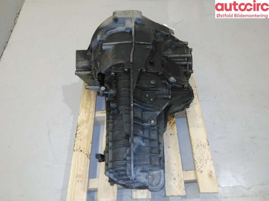 Girkasse manuell 6-trinn til Audi A4 2015-2019 (Type V, Fase 1) (B9) (B9) (AUDI|0DJ 300 027 D|0DJ 300 027 P|)