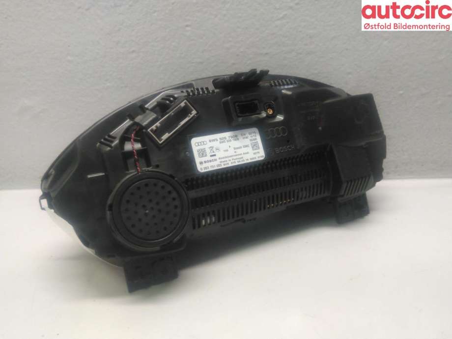 Instrumentpanel til Audi A4 2015-2019 (Type V, Fase 1) (B9) (B9) (AUDI|8W5 920 790 B|)