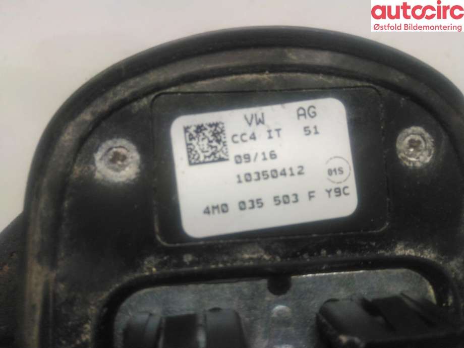 Antenne navigasjon til Audi A4 2015-2019 (Type V, Fase 1) (B9) (B9) (AUDI|4M0 035 503 L|)