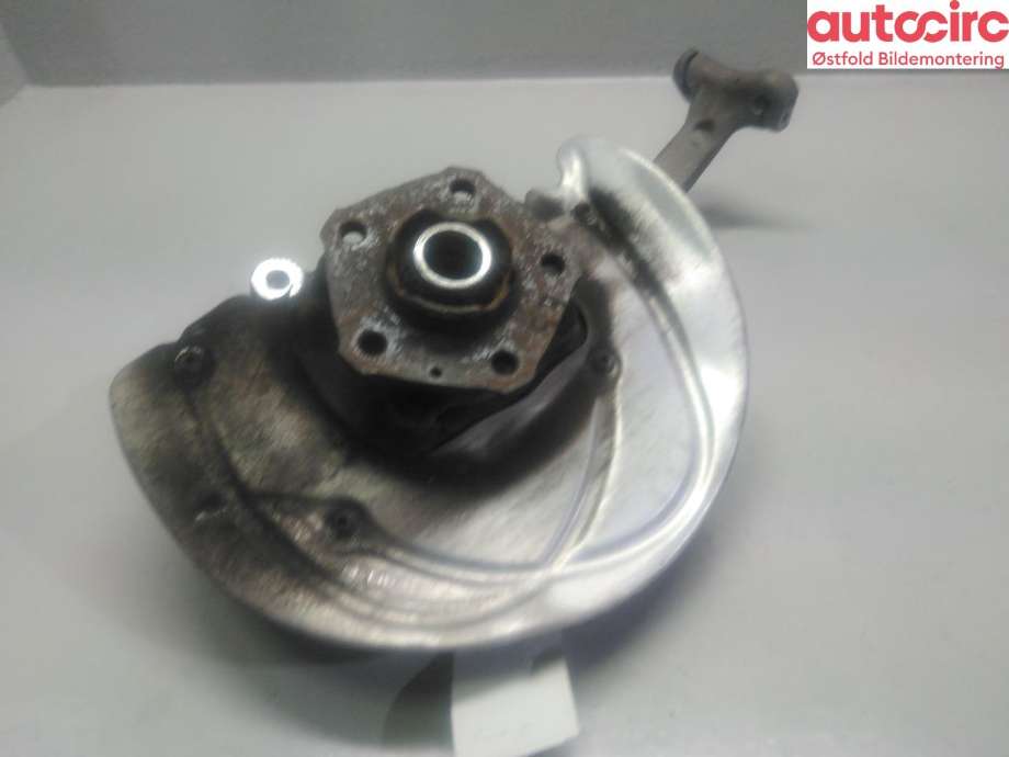 Hjulspindel høyre foran til Audi A4 2015-2019 (Type V, Fase 1) (B9) (B9) (AUDI|8W0 407 254 F|)