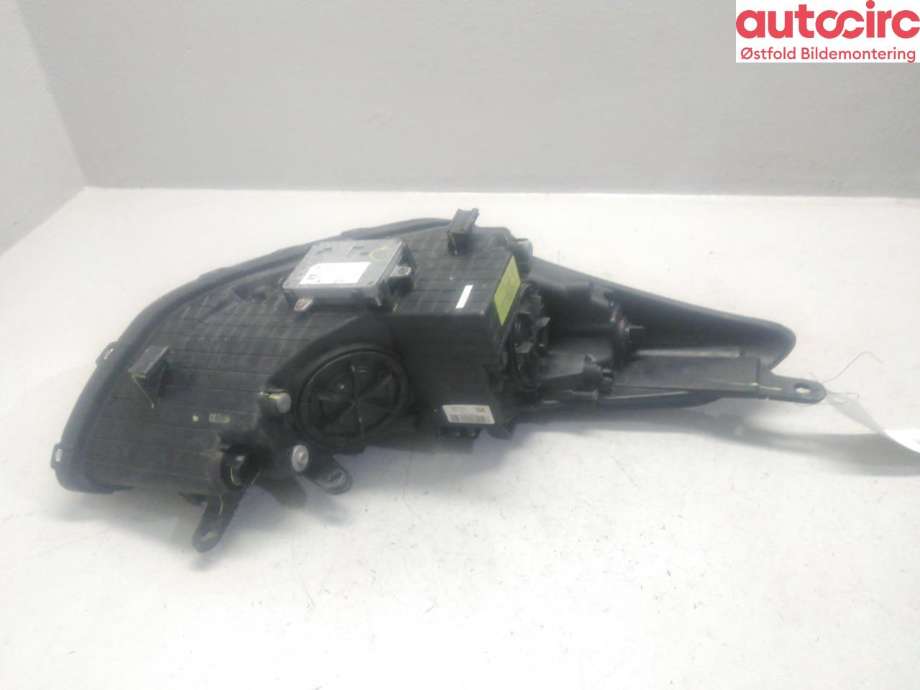 Frontlykt venstre halogen til Hyundai i30 2012-2017 (Type II)  (HYUNDAI|92101A6100|)