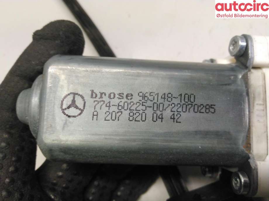 Ruteheis høyre til Mercedes E-Klasse, Coupe/Cab 2009-2013 (Fase 1) (C207) (C207) (MERCEDES|A 207 720 04 46|A 207 820 04 42|)