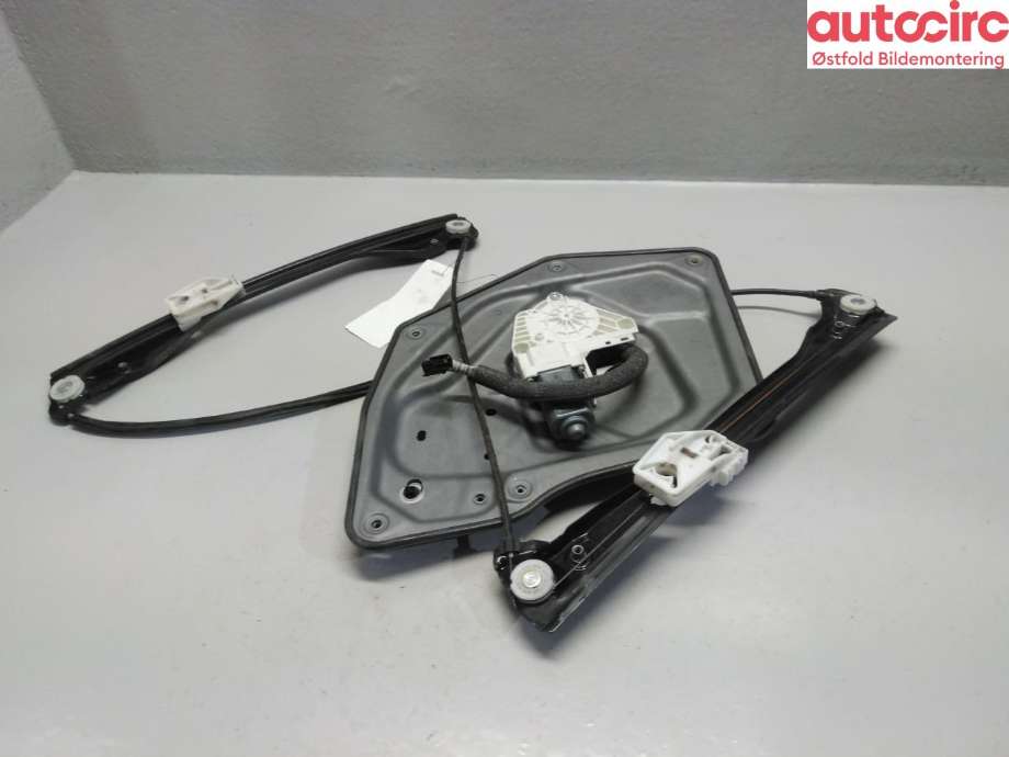 Ruteheis venstre til Škoda Superb 2008-2015 (Type II)  (SKODA|3T0 837 461 A|)