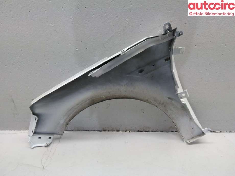Skjerm høyre foran til Renault Megane 2016-->> Type IV  (RENAULT|631001203R|631006781R|)