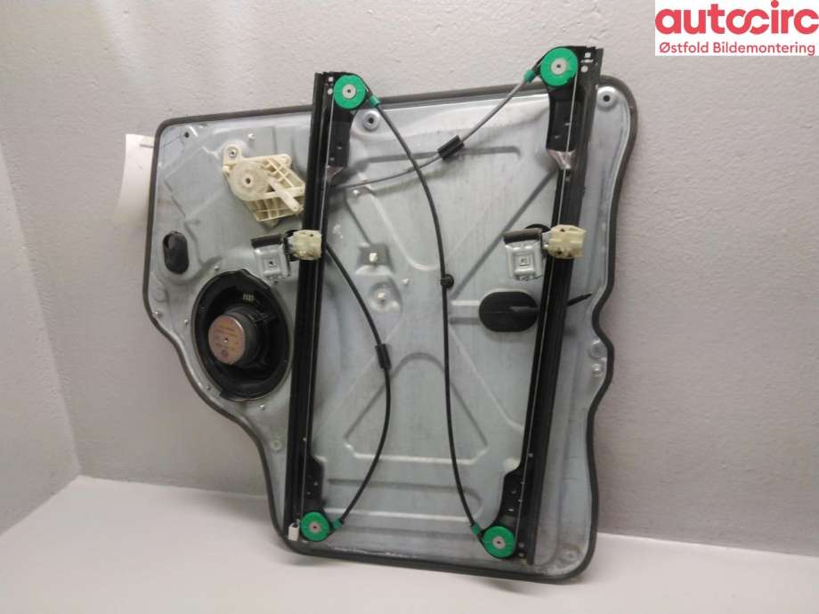 Ruteheis venstre foran til VW Transporter / Caravelle 2009-2015 (Fase 2) (T5) (T5) (VOLKSWAGEN|7E0 837 753 D|)